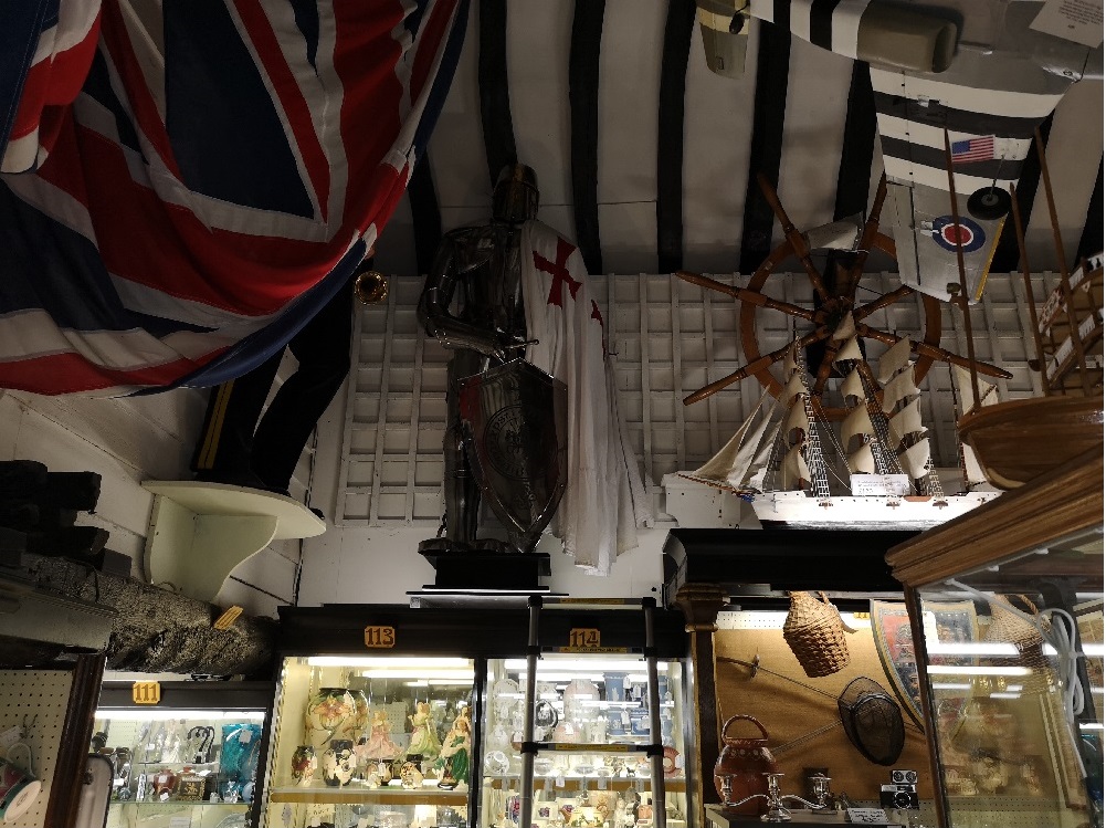 Hungerford Arcade Blog Adrian with Knight Sept 2019