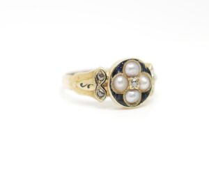 Hungerford Arcade - Mourning Ring